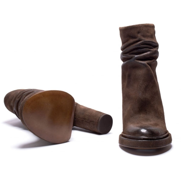 ODIE waxed suede TOBACCO (Sample) Size 37