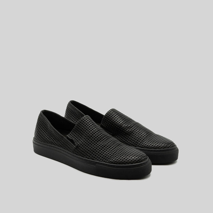 REIDER perforated BLACK (SAMPLE) SIZE 37 & 42
