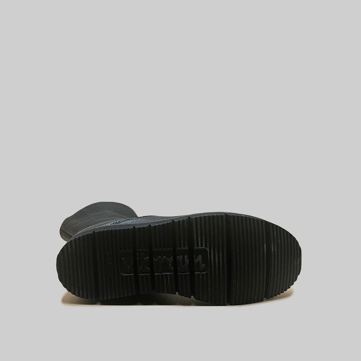 ANN grained BLACK (SAMPLE) SIZE 38