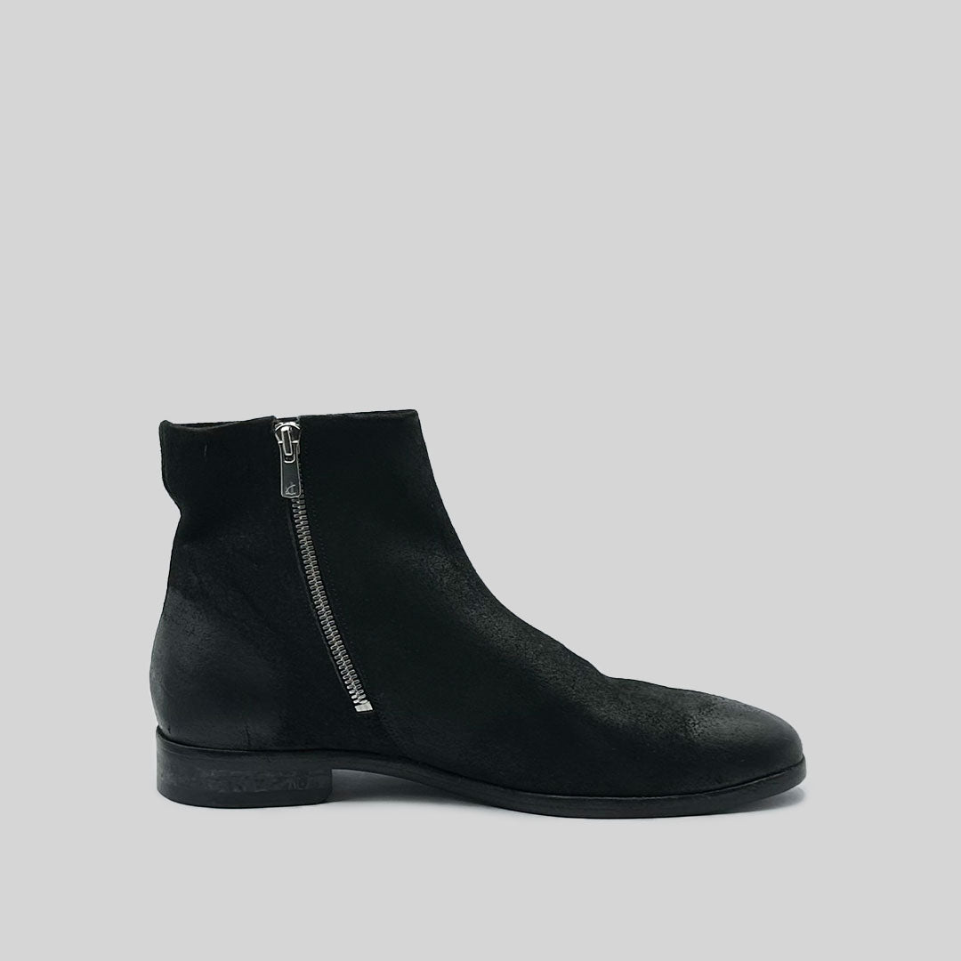UGO waxed suede BLACK