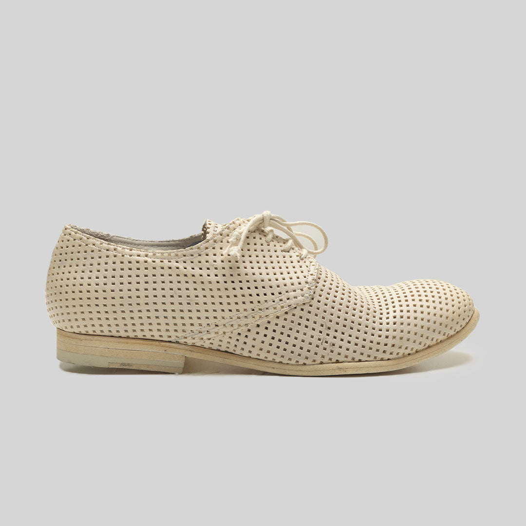 ISOLDE perforated OFFWHITE (SAMPLE) Size 38