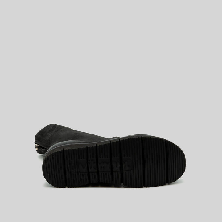 AGNES mat BLACK VIBRAM