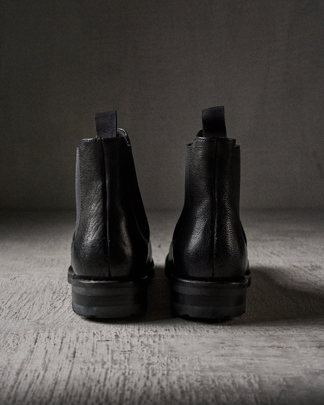 IDALINA grained BLACK