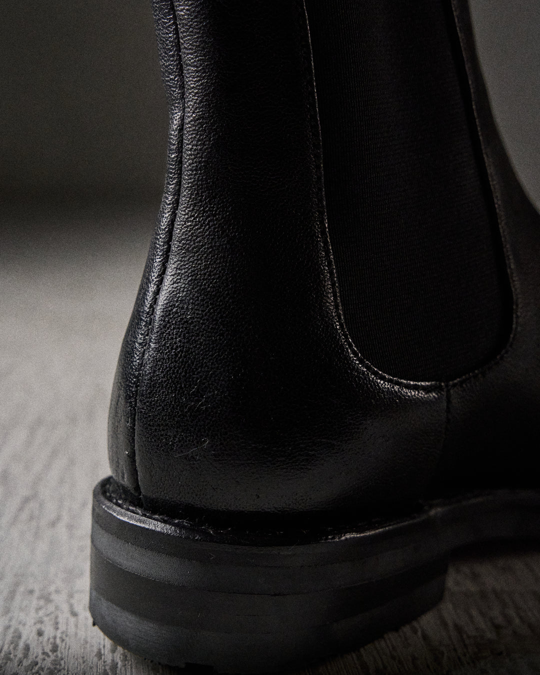 IDALINA grained BLACK