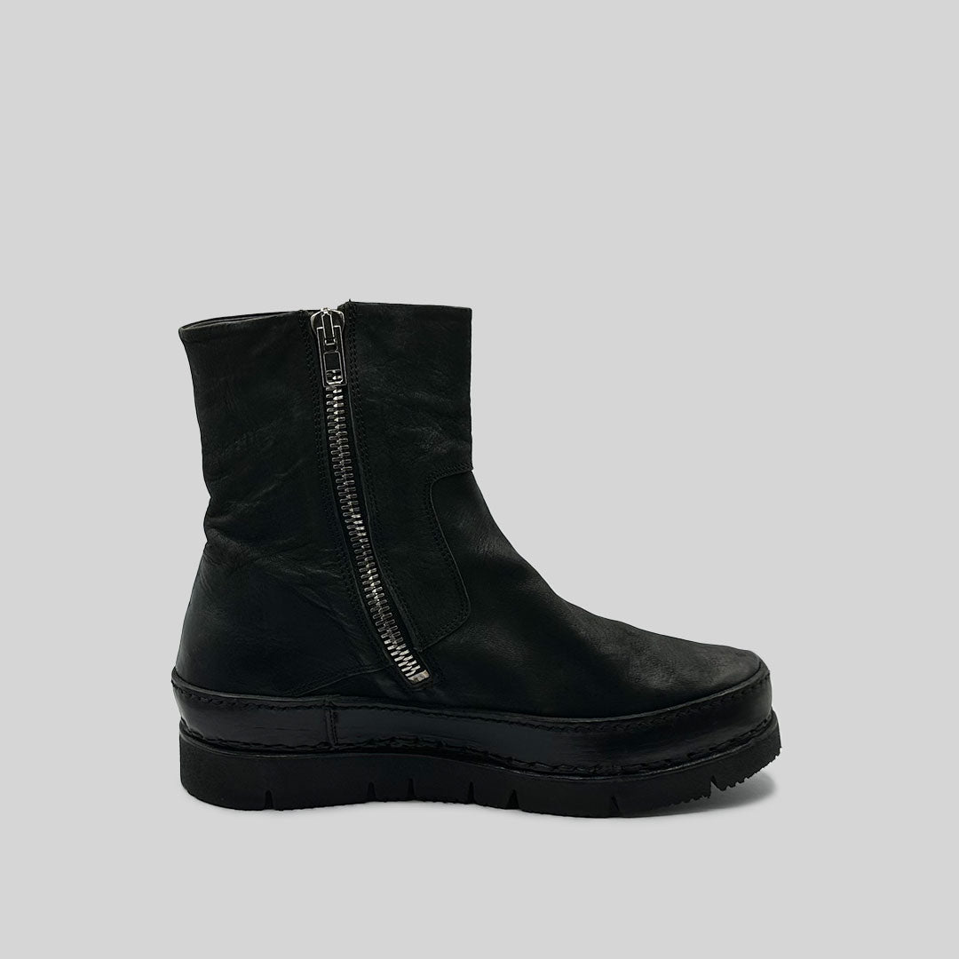 LINUS mat BLACK (SAMPLE) SIZE 41