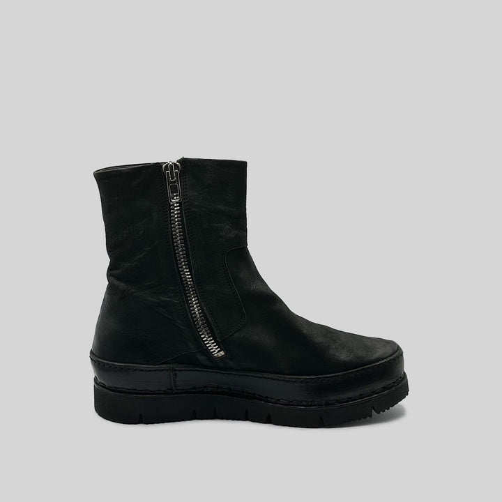 LINUS mat BLACK (SAMPLE) SIZE 41