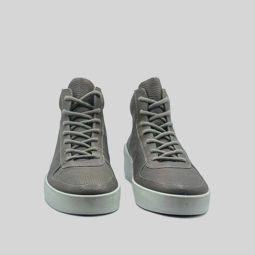 AIKO Camel/White (Sample) Size 41