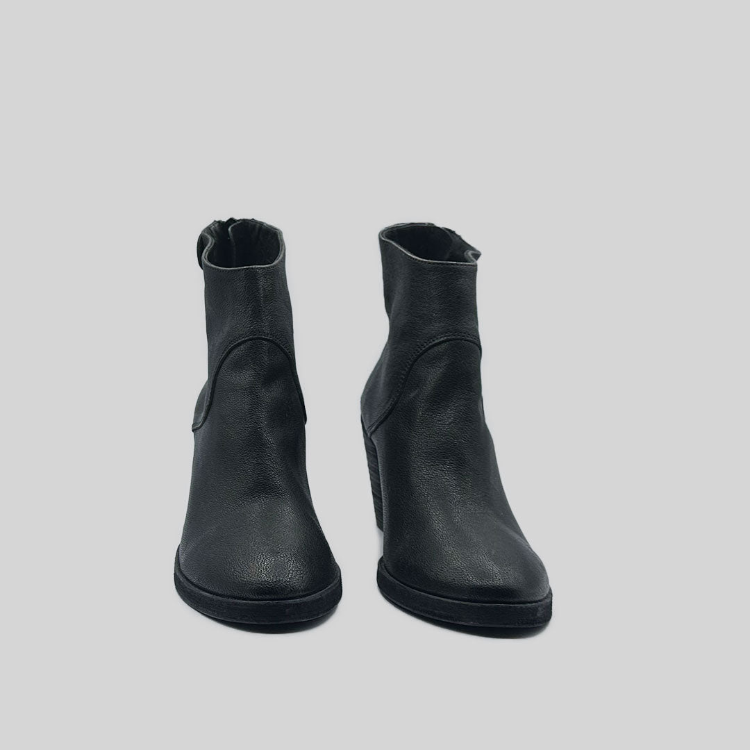 KAJA grained BLACK (SAMPLE) SIZE 37