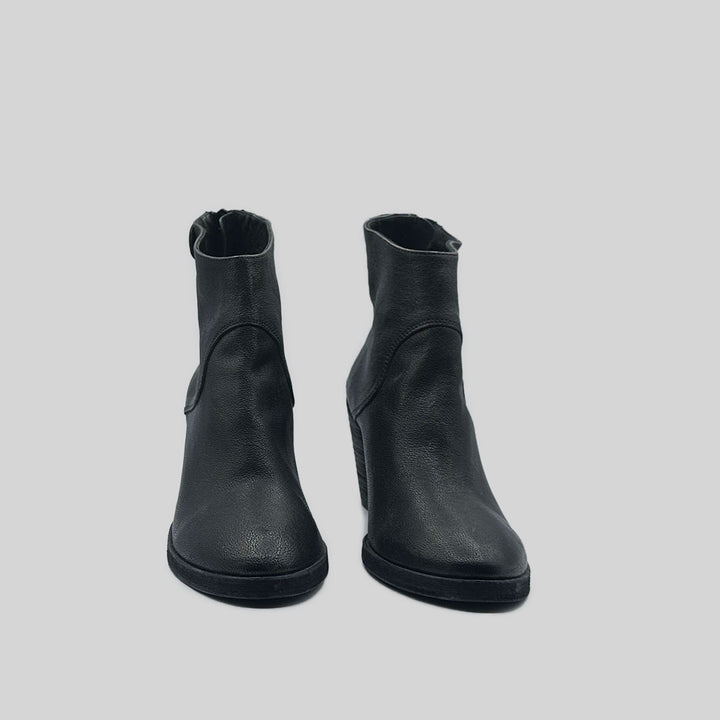 KAJA grained BLACK (SAMPLE) SIZE 37