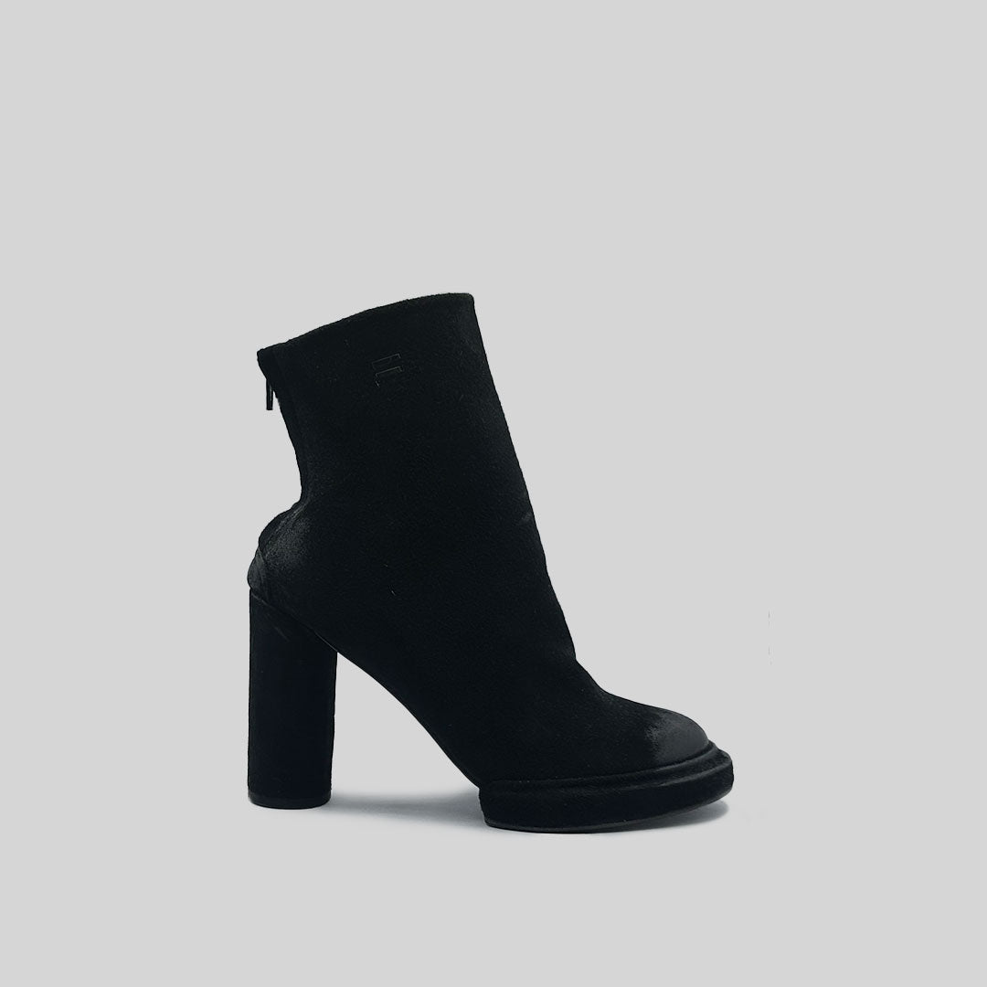 ODIE suede BLACK (SAMPLE) SIZE 37