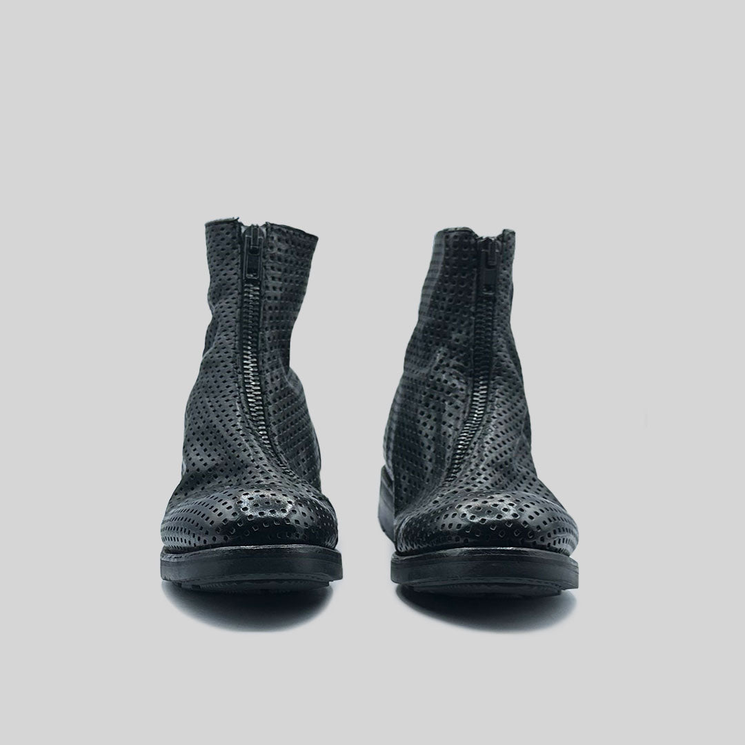 GNA perforated BLACK (SAMPLE) SIZE 38