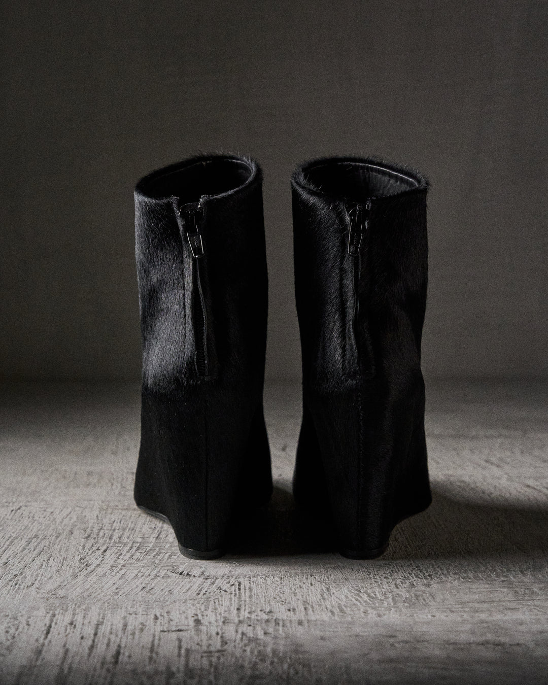 INES pony BLACK