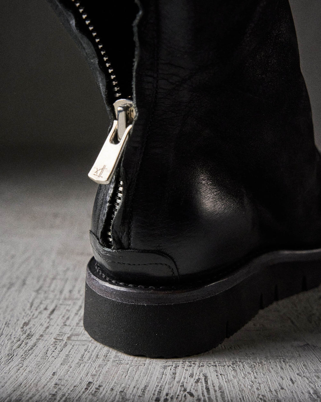 AGNES mat BLACK VIBRAM