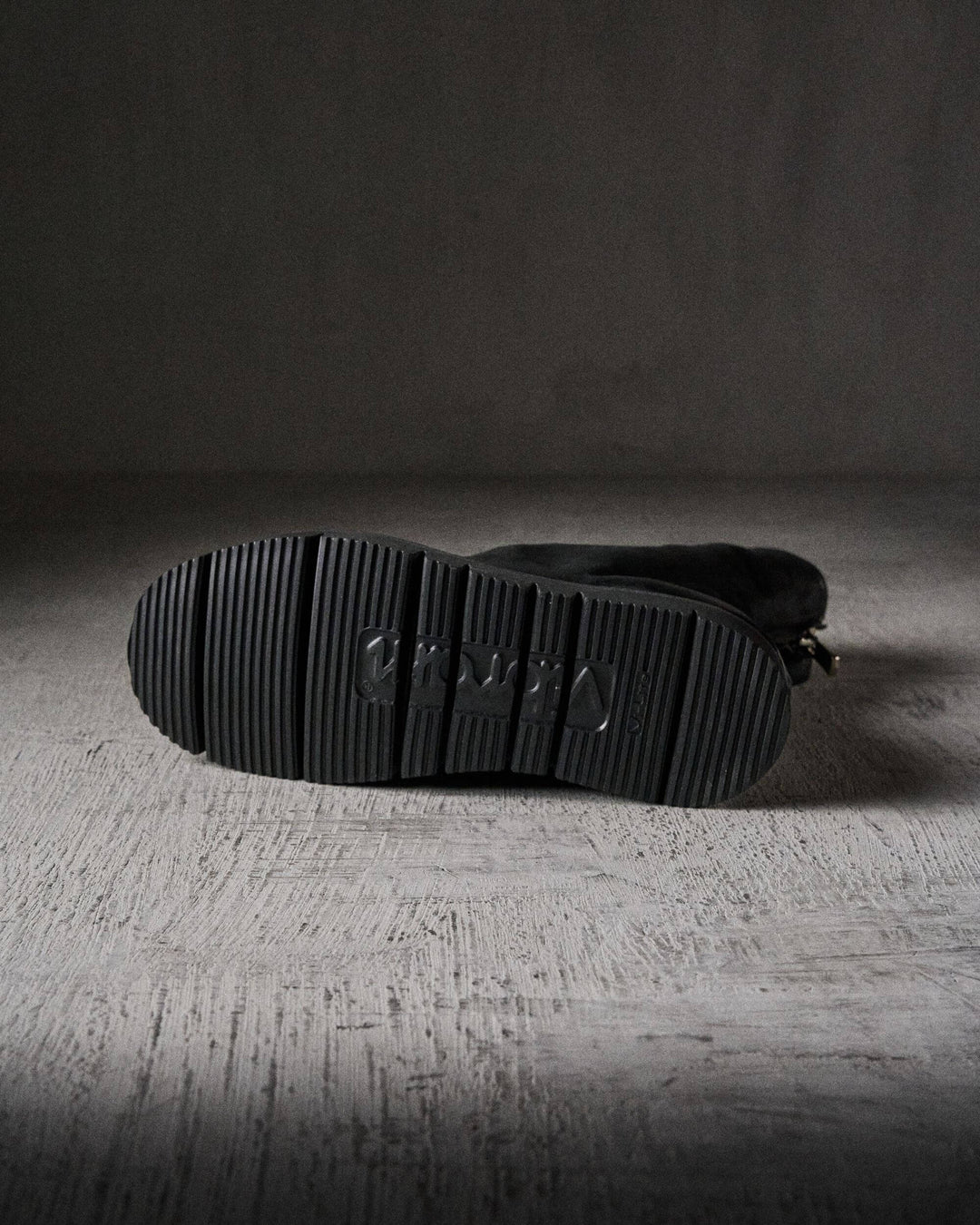 AGNES mat BLACK VIBRAM