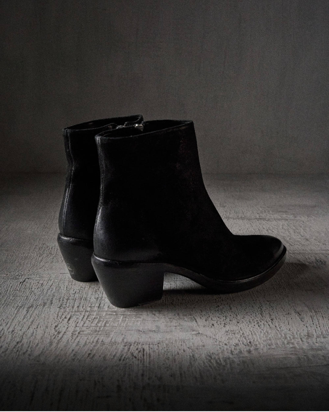 MAE waxed suede BLACK