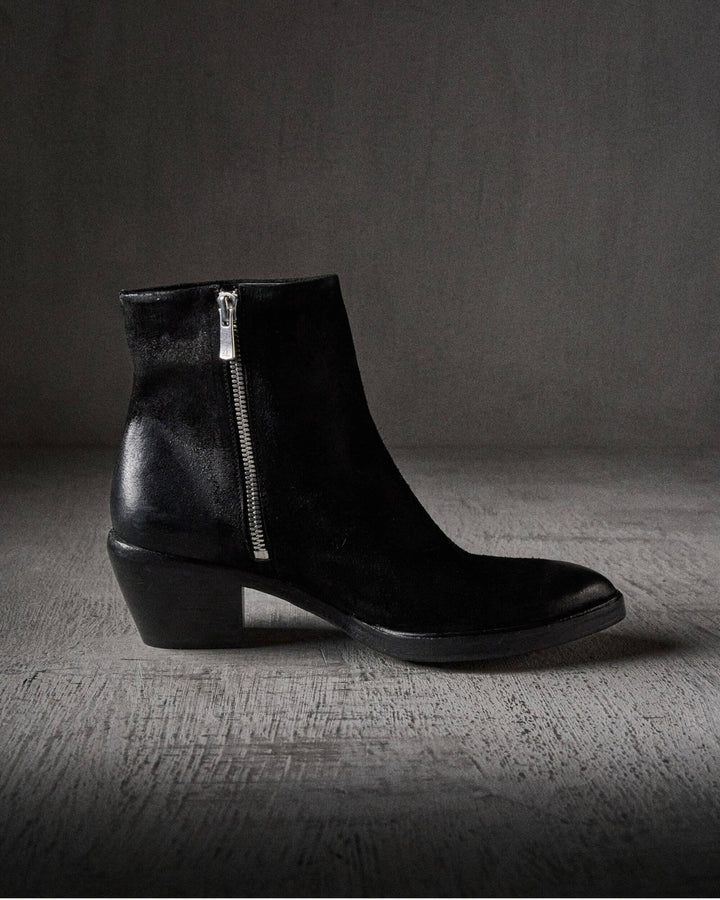 MAE waxed suede BLACK