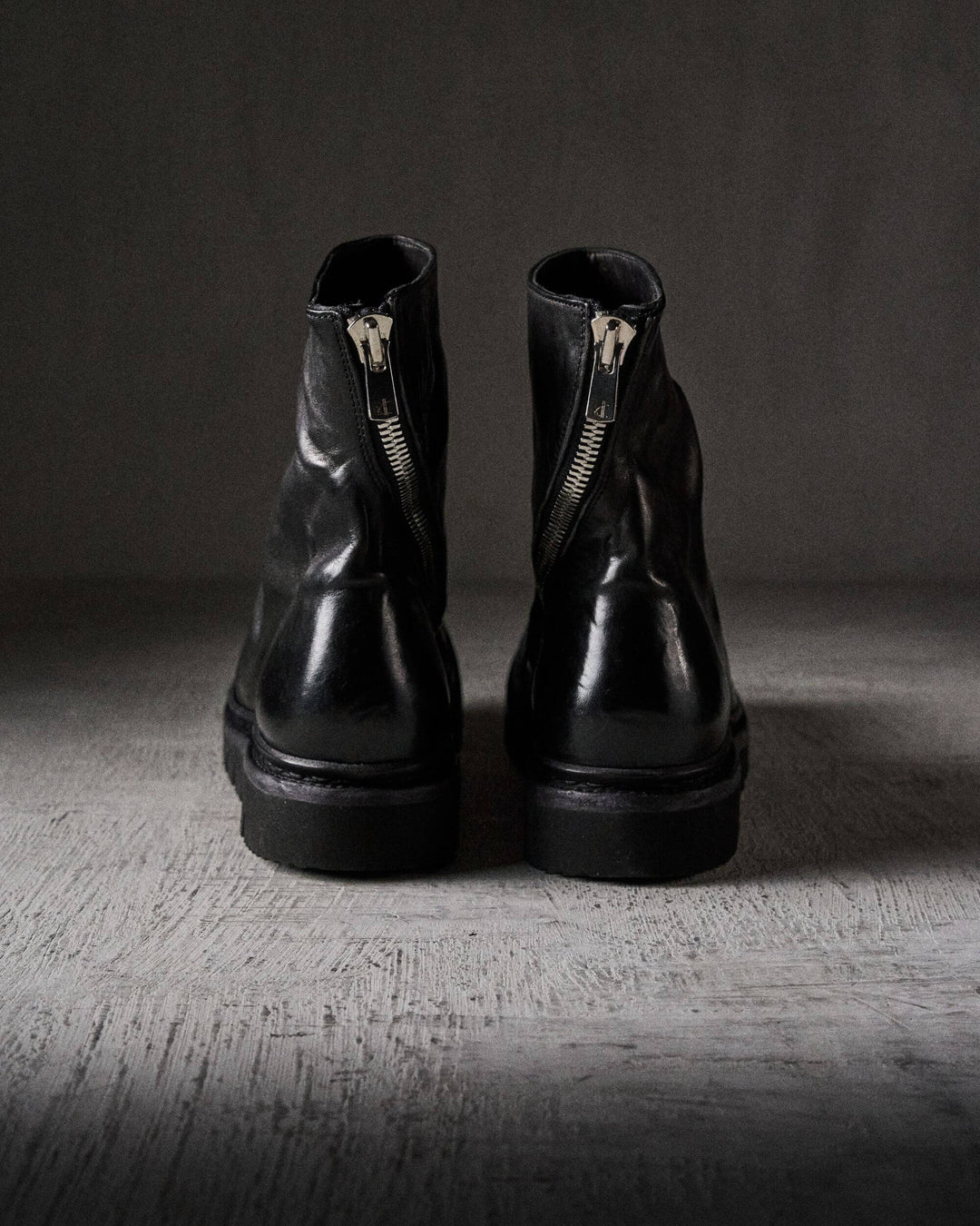REGIN soft BLACK VIBRAM