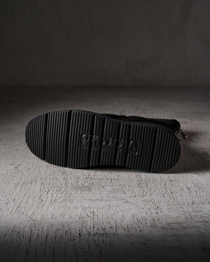 REGIN soft BLACK VIBRAM