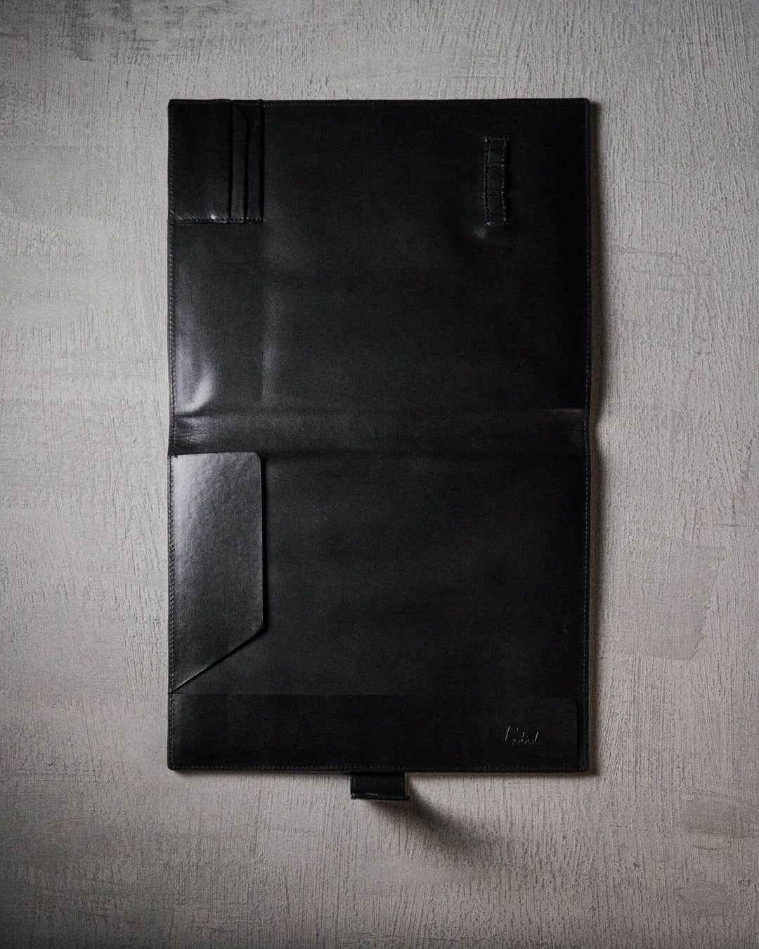 Portfolio unisex black leather portfolio front view