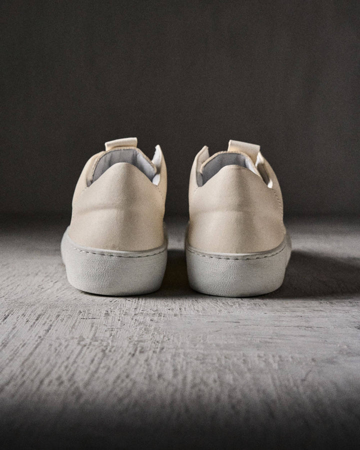 VAUX soft SMOG – The Last Conspiracy shoes