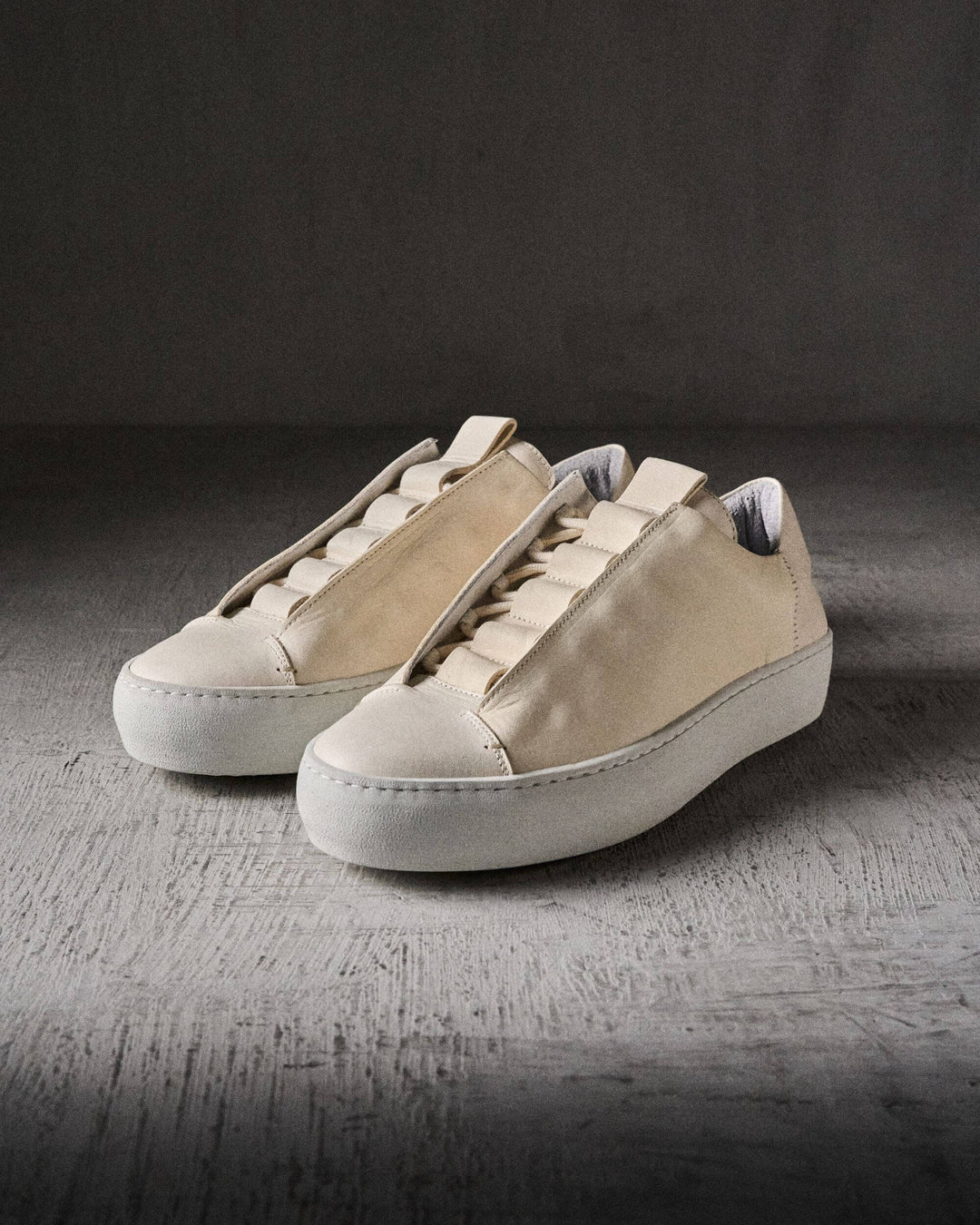 VAUX soft SMOG – The Last Conspiracy shoes
