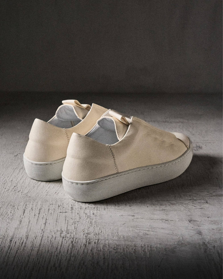 VAUX soft SMOG – The Last Conspiracy shoes