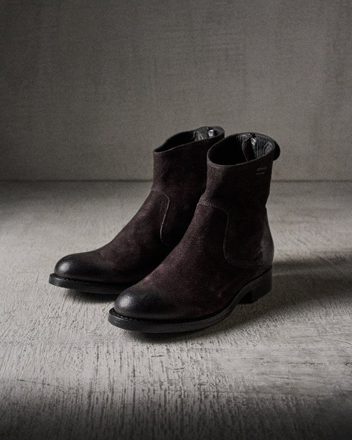 AUDLEY waxed suede FUDGE