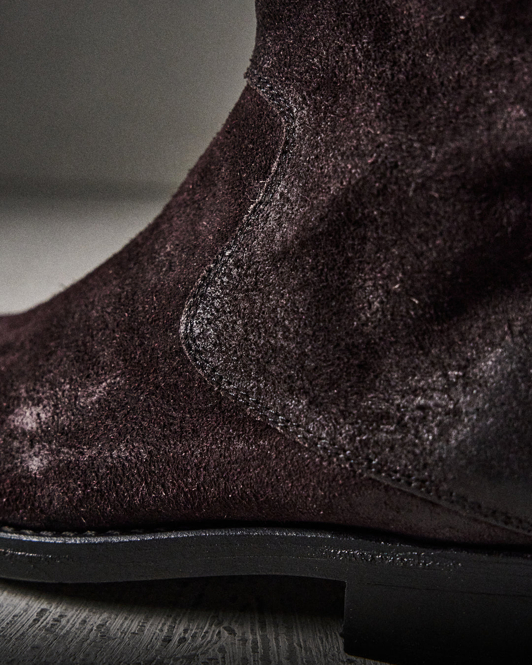 AUDLEY waxed suede FUDGE