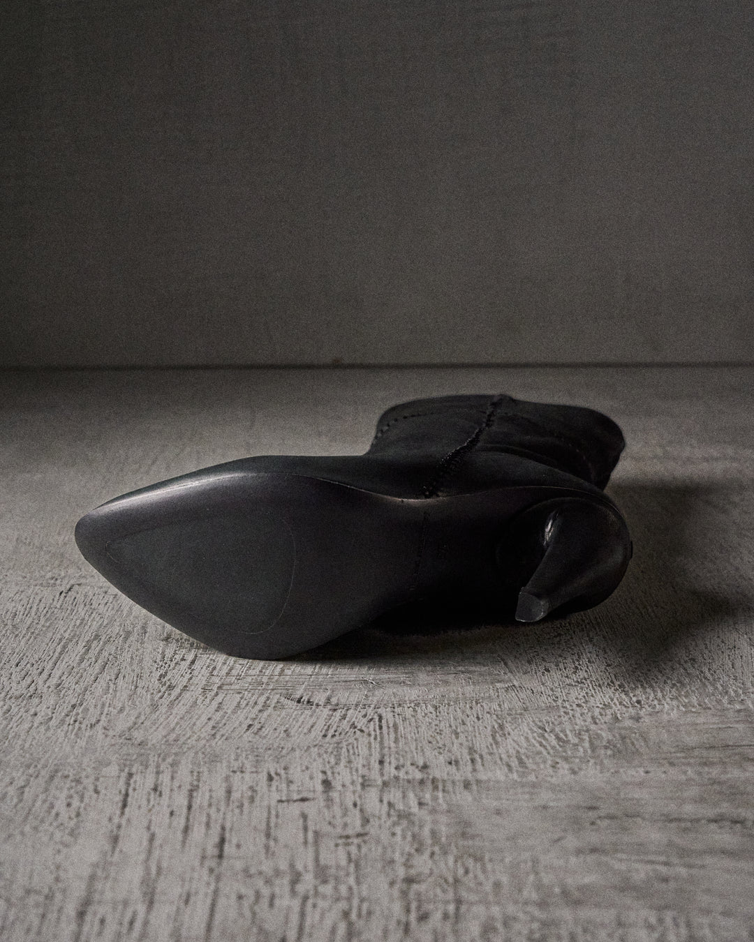 GREY mat BLACK