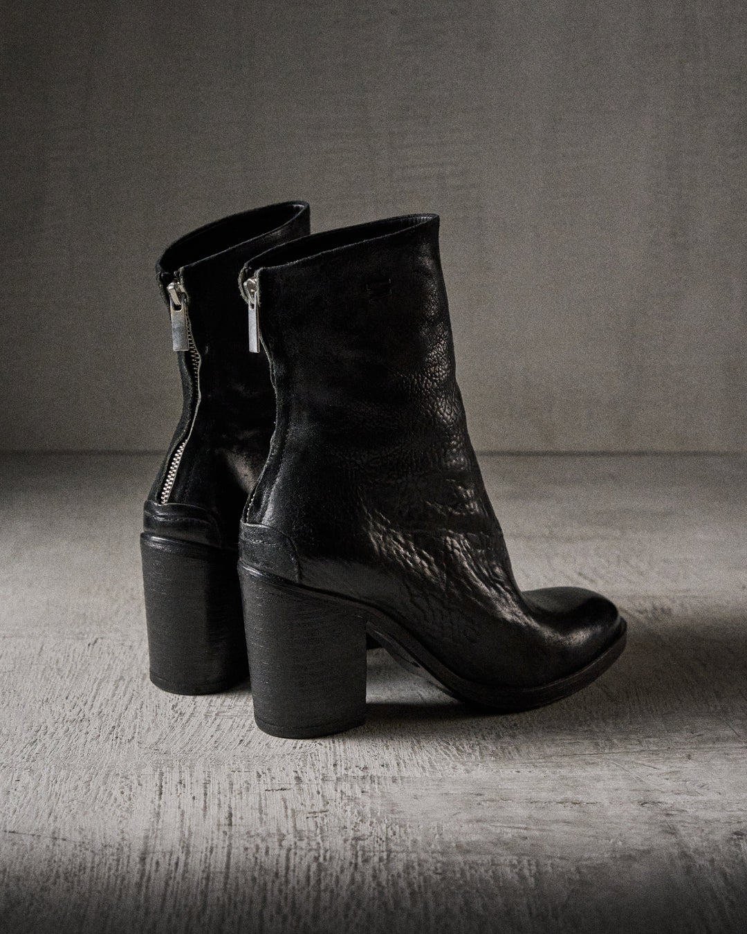 DARLA reversed BLACK