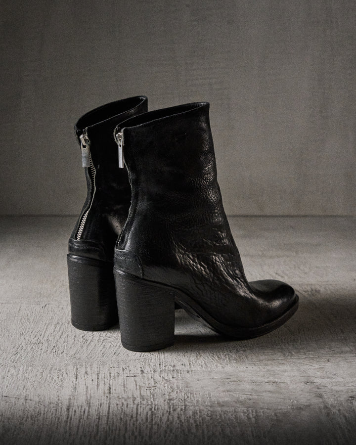 DARLA reversed BLACK