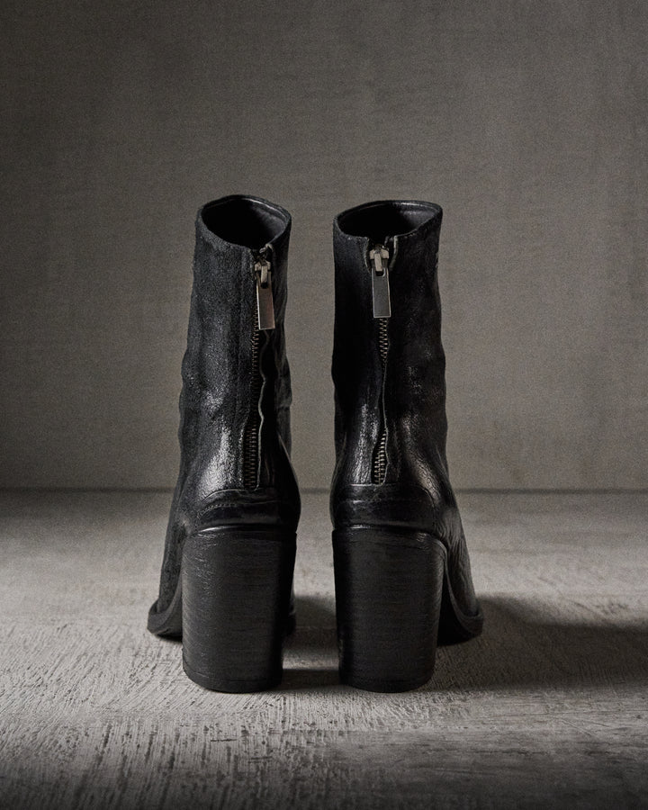DARLA reversed BLACK