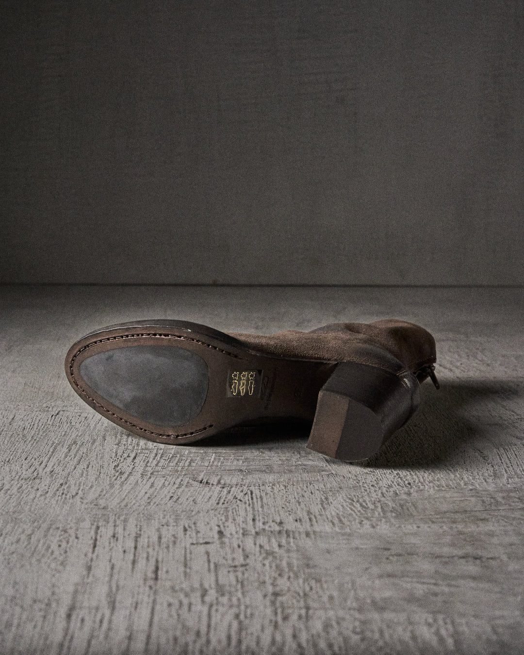 KENNA waxed suede DARK GREY