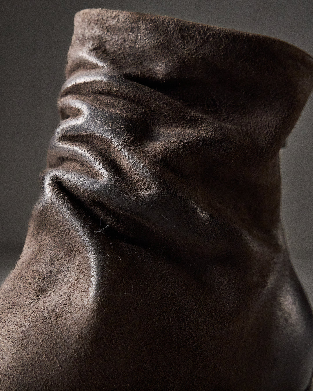 KENNA waxed suede DARK GREY