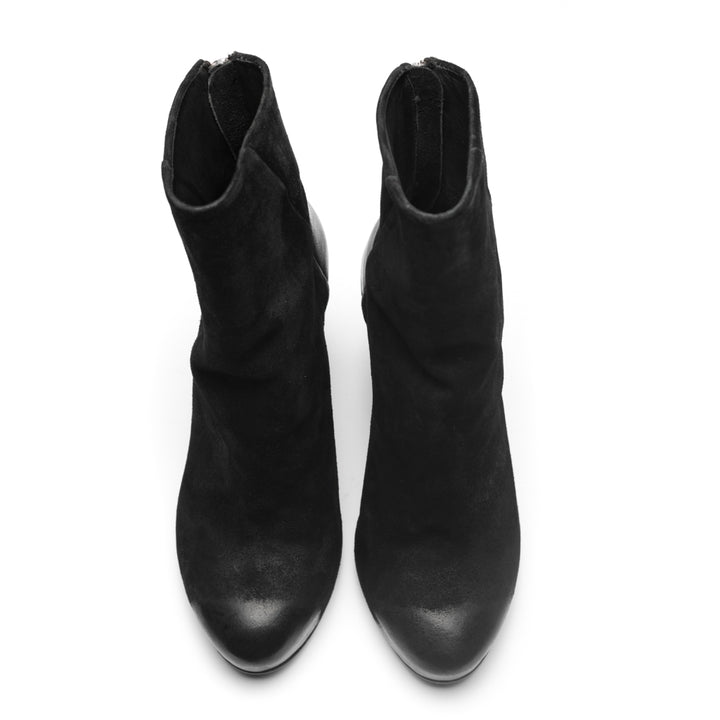 the last conspiracy CARA waxed suede Uncontructed 001 Black