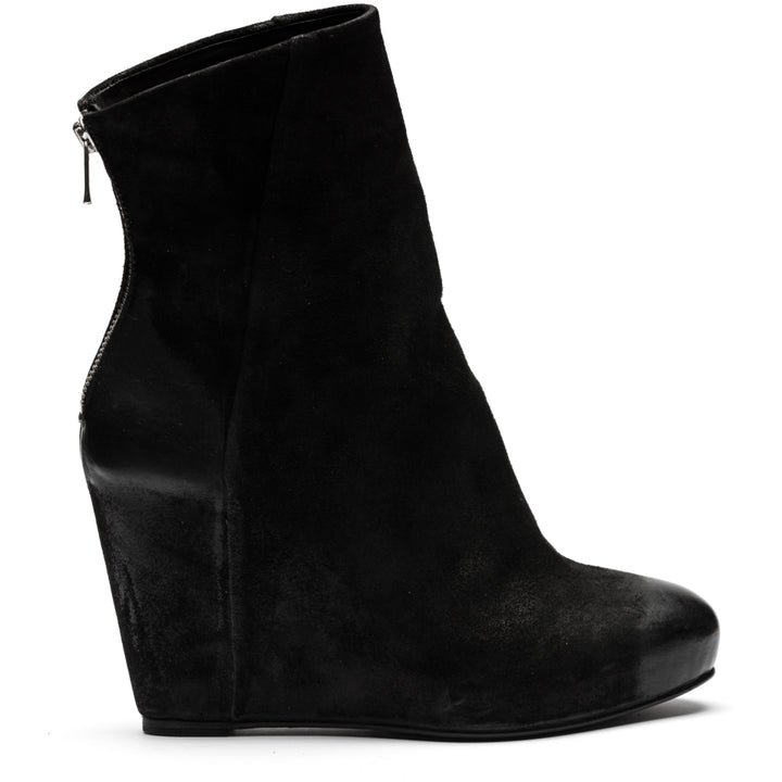 the last conspiracy CARA waxed suede Uncontructed 001 Black