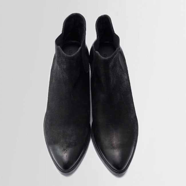 the last conspiracy MARZIA waxed suede Chelsea Boot 001 Black